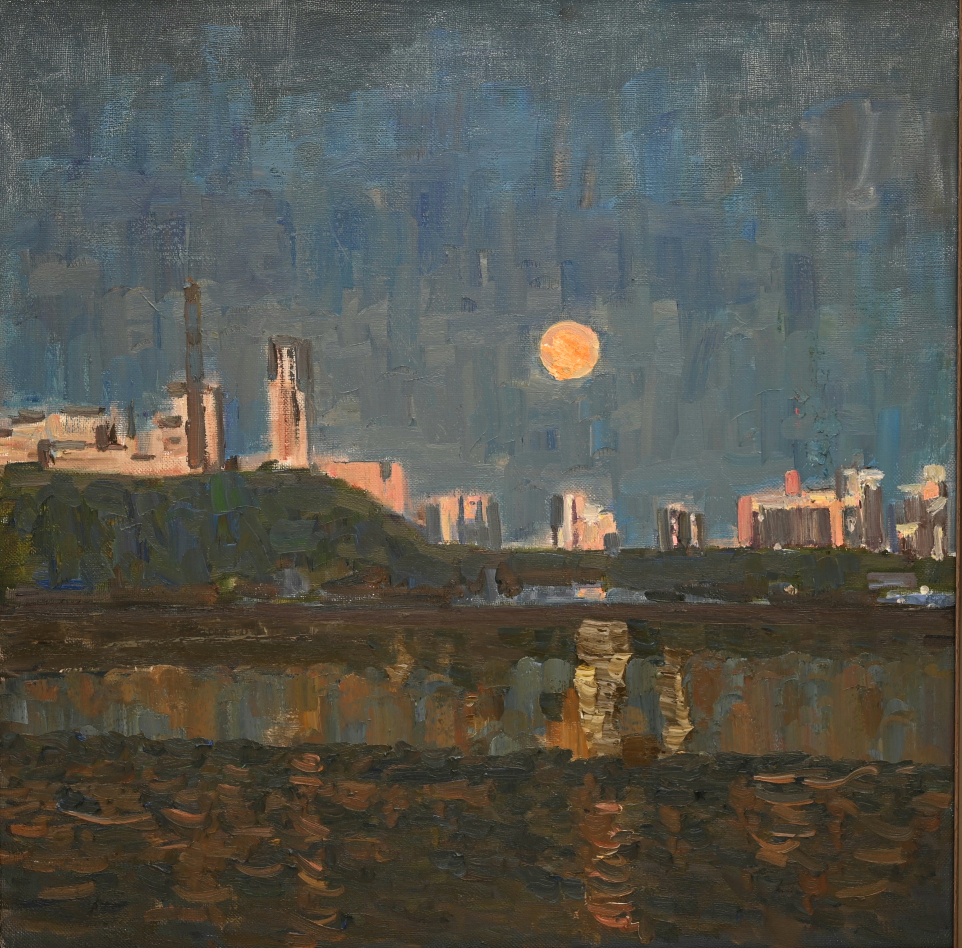 Луна над городом